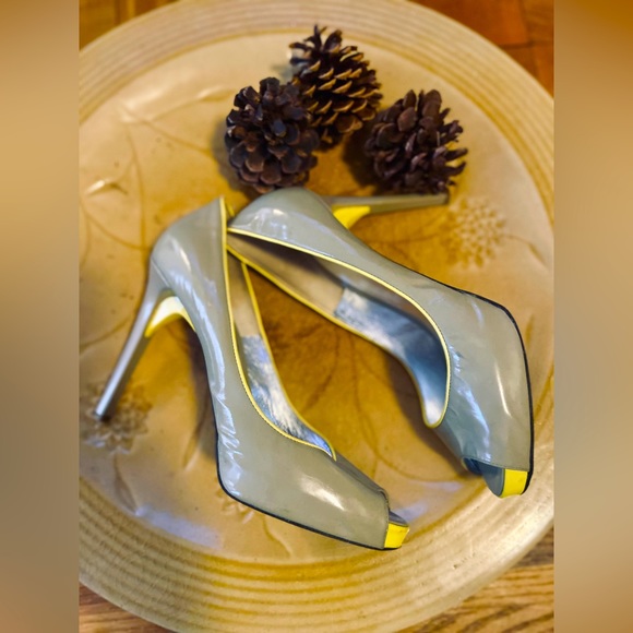 Ruthie Davis Patent Leather Colorblock Pumps Size: 9. Made In Italy - Picture 5 of 13